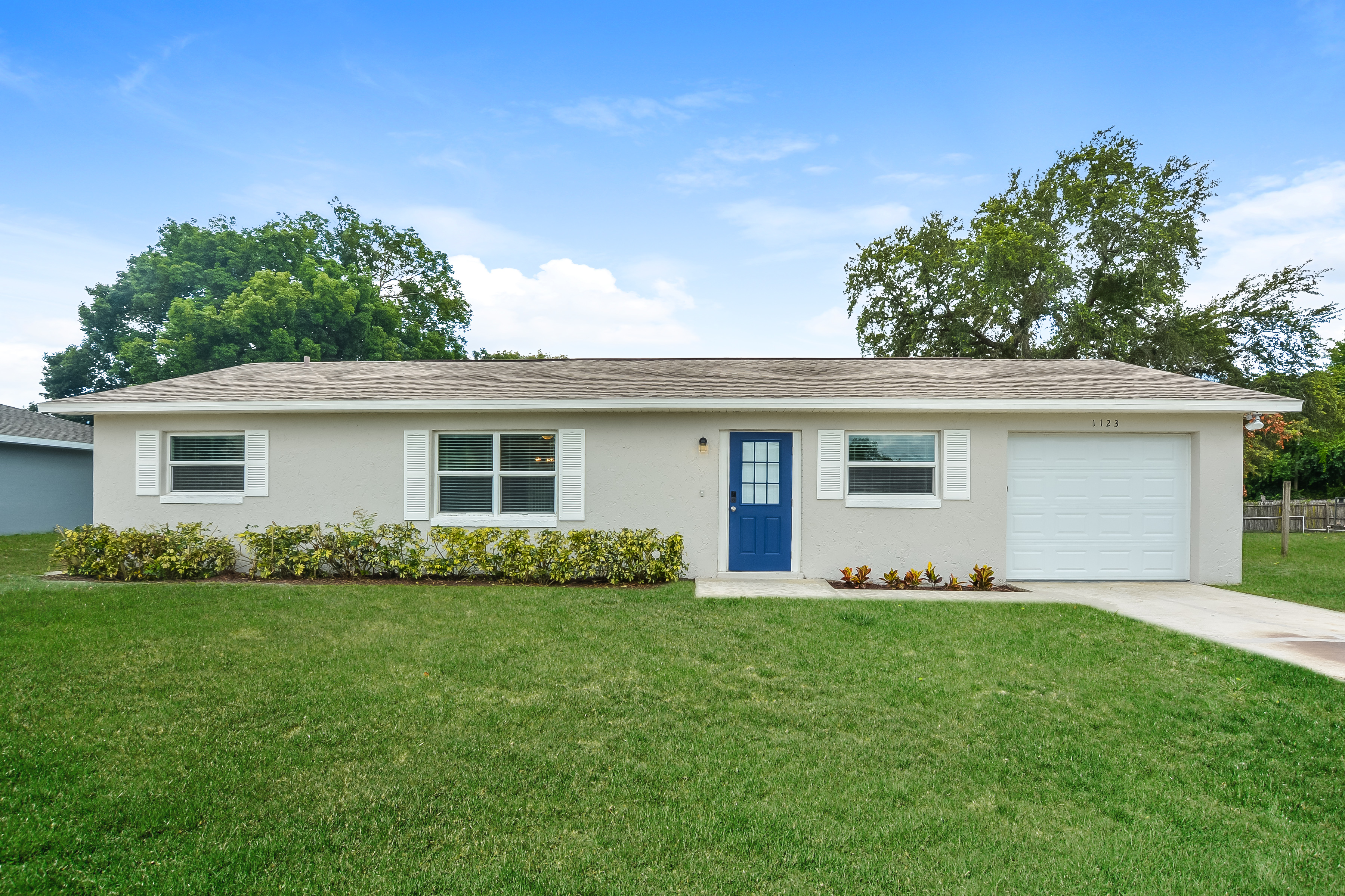 1123 WYCLIFFE ST DELTONA, FL 32725